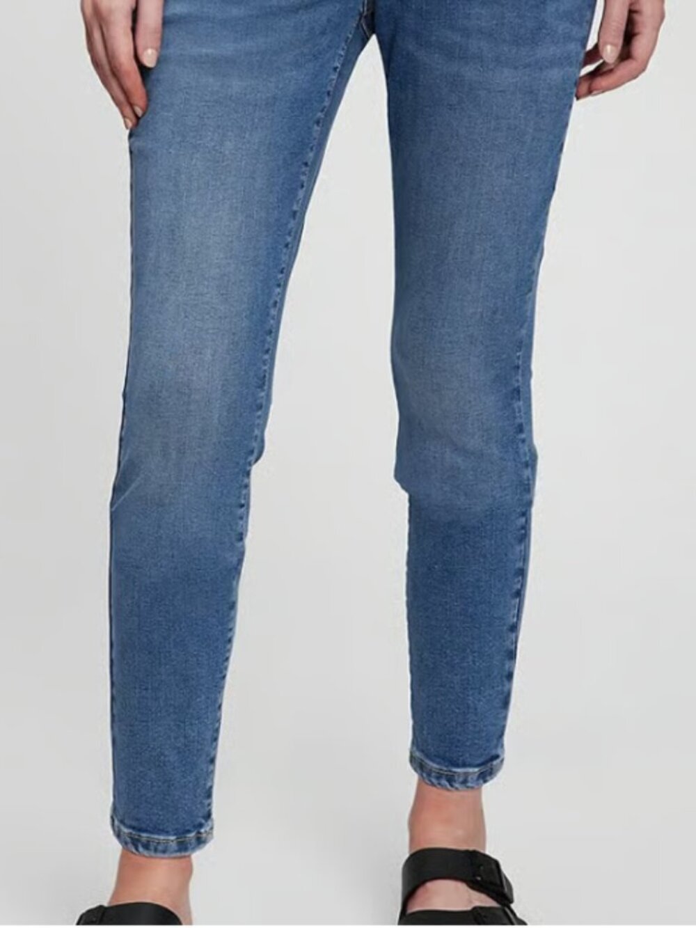 NWT Gap Maternity Full Panel True Skinny Jeans, Size 26 (2) Short